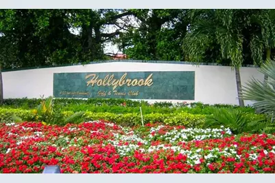 8960 S Hollybrook #301, Pembroke Pines, FL 33025 - Photo 11