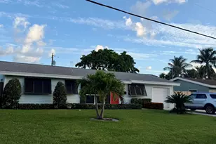 474 NE 38th St, Boca Raton, FL 33431 - Photo 1