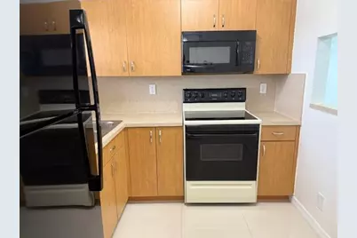 9660 Sunrise Lakes Boulevard #306, Sunrise, FL 33322 - Photo 5