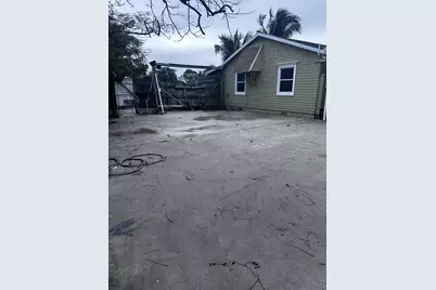 130 NE 4th Avenue, Boynton Beach, FL 33435 - Photo 23