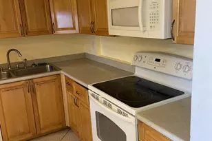 3090 Holiday Springs Blvd, Margate, FL 33063 - Photo 5