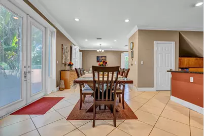 8020 NW 70th Avenue, Parkland, FL 33067 - Photo 9