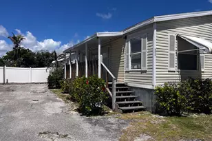 8015 SE Fairchild Wy, Hobe Sound, FL 33455 - Photo 3