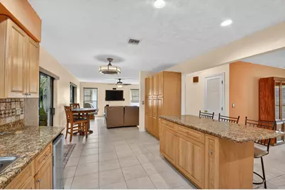 13606 Columbine Avenue, Wellington, FL 33414 - Photo 9