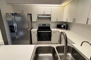 1001 SW 141st Ave, Pembroke Pines, FL 33027 - Photo 5