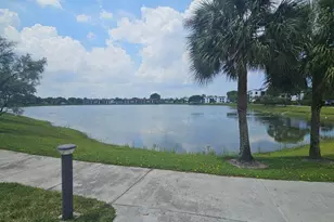 204 Lake Pointe Dr, Oakland Park, FL 33309 - Photo 19
