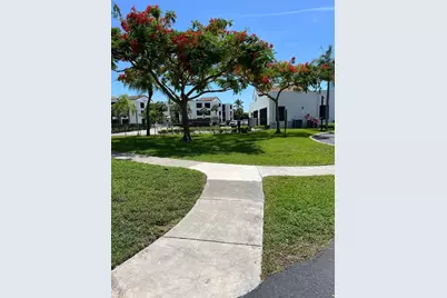 204 Lake Pointe Drive #107, Oakland Park, FL 33309 - Photo 25