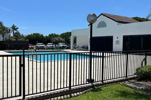 204 Lake Pointe Dr, Oakland Park, FL 33309 - Photo 23