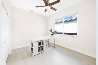 160 NE 35th Street, Oakland Park, FL 33334 - Photo 17