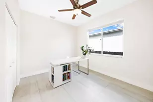 160 NE 35th St, Oakland Park, FL 33334 - Photo 17