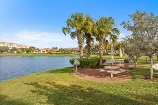 33 Harbour Isle Dr W, Fort Pierce, FL 34949 - Photo 23