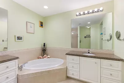 33 Harbour Isle Drive W #201, Fort Pierce, FL 34949 - Photo 17