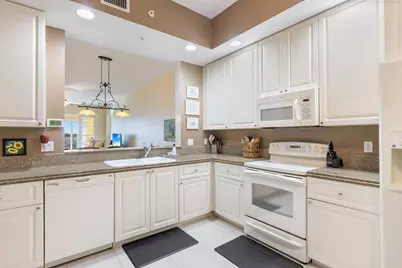 33 Harbour Isle Drive W #201, Fort Pierce, FL 34949 - Photo 5