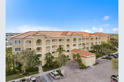 33 Harbour Isle Drive W #201, Fort Pierce, FL 34949 - Photo 1