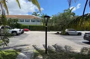 240 SW 8th St, Pompano Beach, FL 33060 - Photo 15