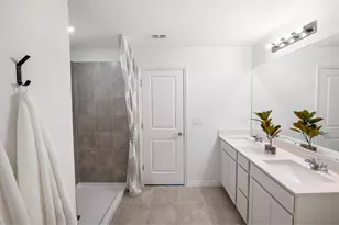 605 Oasis Lk Pl, Lehigh Acres, FL 33936 - Photo 15
