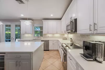 10731 Ivanhoe Lane, Wellington, FL 33414 - Photo 9