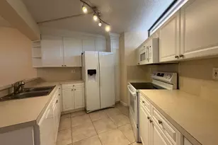 8273 Severn Dr, Boca Raton, FL 33433 - Photo 5