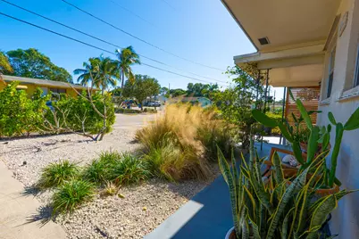 2401 Avenue Q, West Palm Beach, FL 33404 - Photo 9