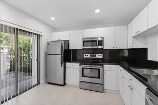 351 Club Cir, Boca Raton, FL 33487 - Photo 31