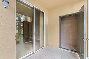 6450 Emerald Dunes Dr, West Palm Beach, FL 33411 - Photo 5