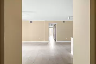 6450 Emerald Dunes Dr, West Palm Beach, FL 33411 - Photo 7