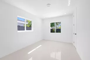 1750 NE 49th St, Fort Lauderdale, FL 33334 - Photo 17