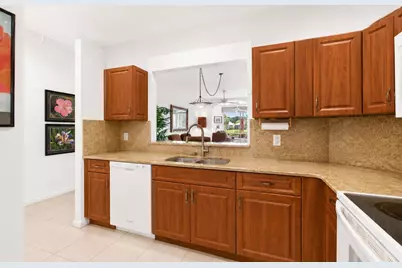 10773 Royal Caribbean Circle, Boynton Beach, FL 33437 - Photo 5