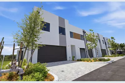 1542 NW 1st Avenue, Pompano Beach, FL 33060 - Photo 3