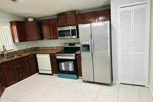 5165 Foxhall Pl, West Palm Beach, FL 33417 - Photo 7