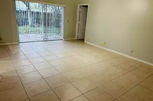 5165 Foxhall Pl, West Palm Beach, FL 33417 - Photo 9
