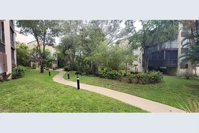 6010 S Falls Circle Drive #423, Lauderhill, FL 33319 - Photo 29