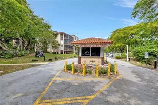 6010 S Falls Cir Dr, Lauderhill, FL 33319 - Photo 23