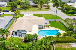 1420 NE 42nd Ct, Oakland Park, FL 33334 - Photo 3