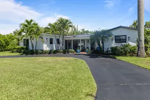 711 SW 27th Way, Boynton Beach, FL 33435 - Photo 1