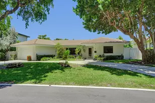 5 Gatehouse Rd, Sea Ranch Lakes, FL 33308 - Photo 1