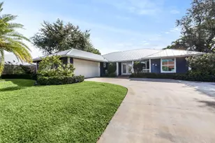 52 Birch Pl, Tequesta, FL 33469 - Photo 1