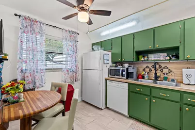 6095 N Sabal Palm Boulevard #207, Tamarac, FL 33319 - Photo 7