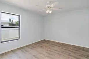 591 SE Chapman Ave, Port Saint Lucie, FL 34984 - Photo 17