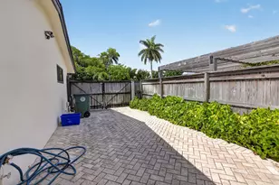 115 NW 7th St, Boca Raton, FL 33432 - Photo 15