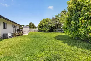115 NW 7th St, Boca Raton, FL 33432 - Photo 11