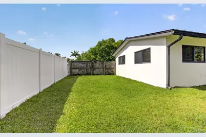 115 NW 7th Street, Boca Raton, FL 33432 - Photo 9