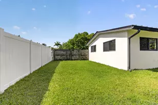 115 NW 7th St, Boca Raton, FL 33432 - Photo 9