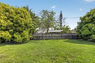 115 NW 7th St, Boca Raton, FL 33432 - Photo 7