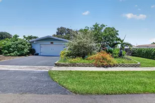 807 SW 3rd St, Boca Raton, FL 33486 - Photo 1