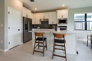 4412 Silverwood Ln S, Oakland Park, FL 33309 - Photo 7