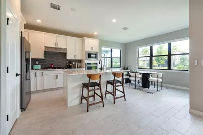 4412 Silverwood Lane S, Oakland Park, FL 33309 - Photo 9