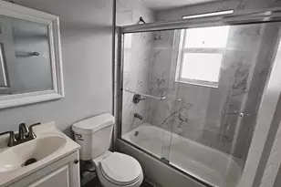1142 SW 4th St, Miami, FL 33130 - Photo 9