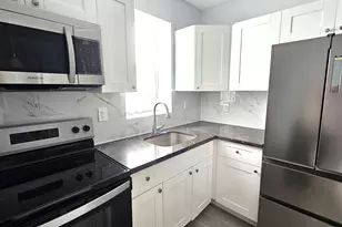 1142 SW 4th St, Miami, FL 33130 - Photo 13