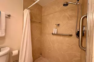 1252 Club Dr W, Delray Beach, FL 33445 - Photo 9